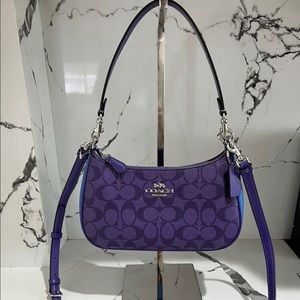 Teri Shoulder Bag In Blocked Signature Canvas